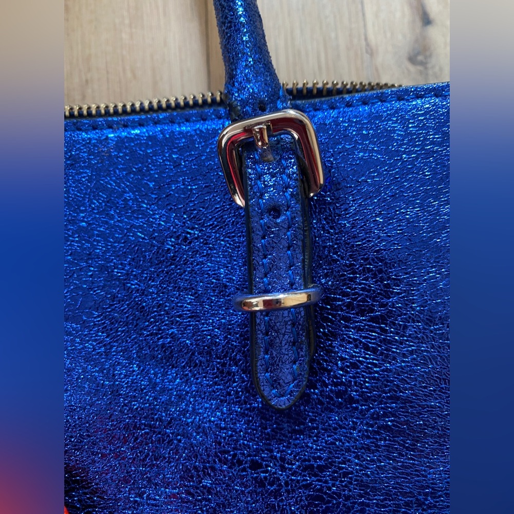 Gorgeous Essentiel Antwerp Blue Purse with Heart Keychain - Picture 12 of 16